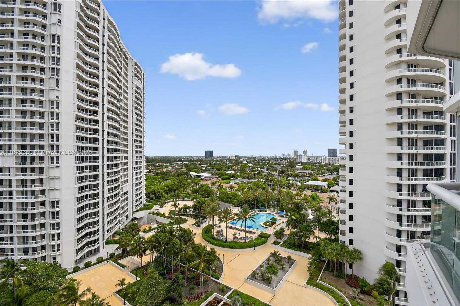 Small Image of 21150 POINT PL #1505, Aventura Number 31