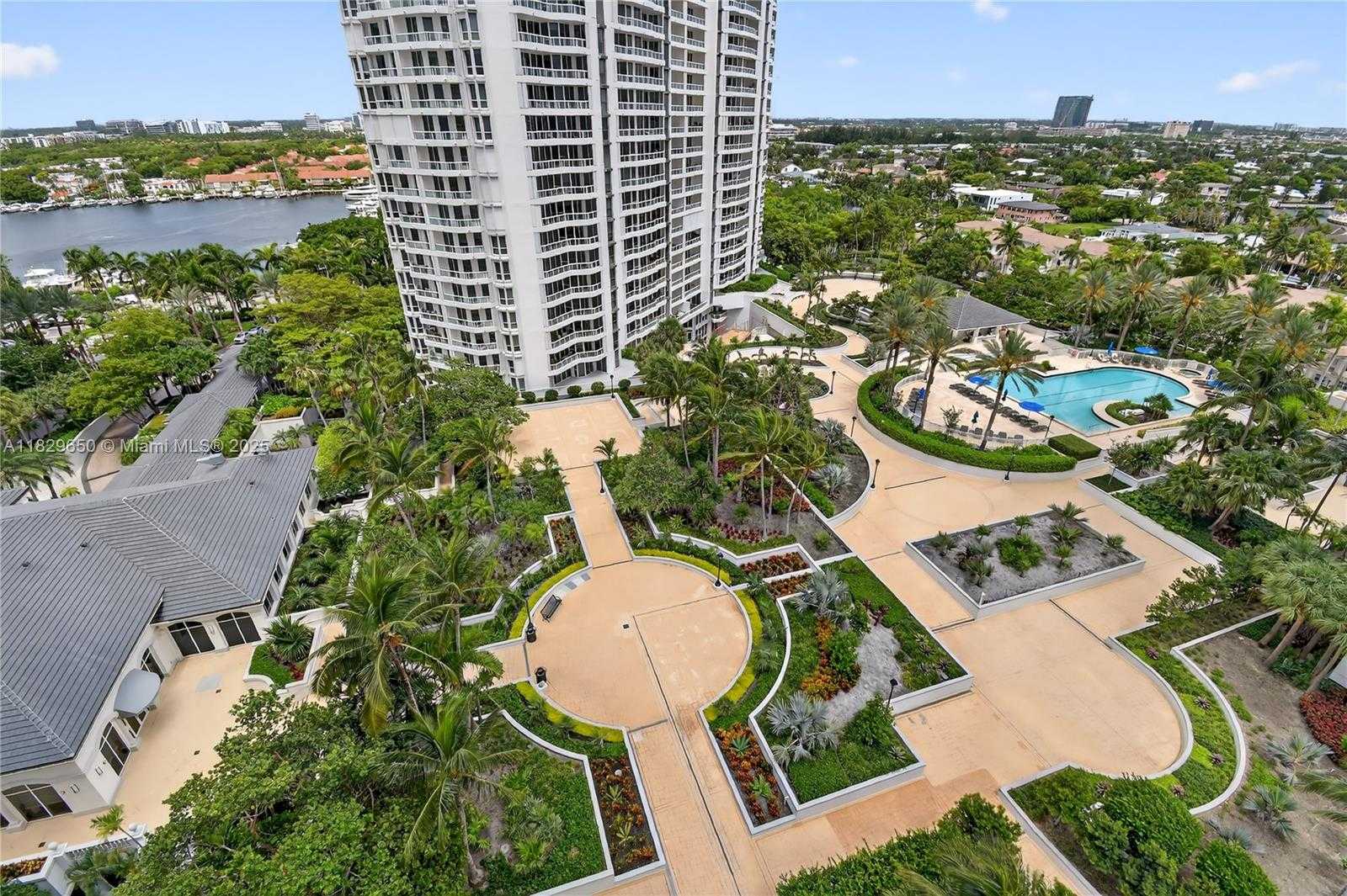 Small Image of 21150 POINT PL #1505, Aventura Number 32