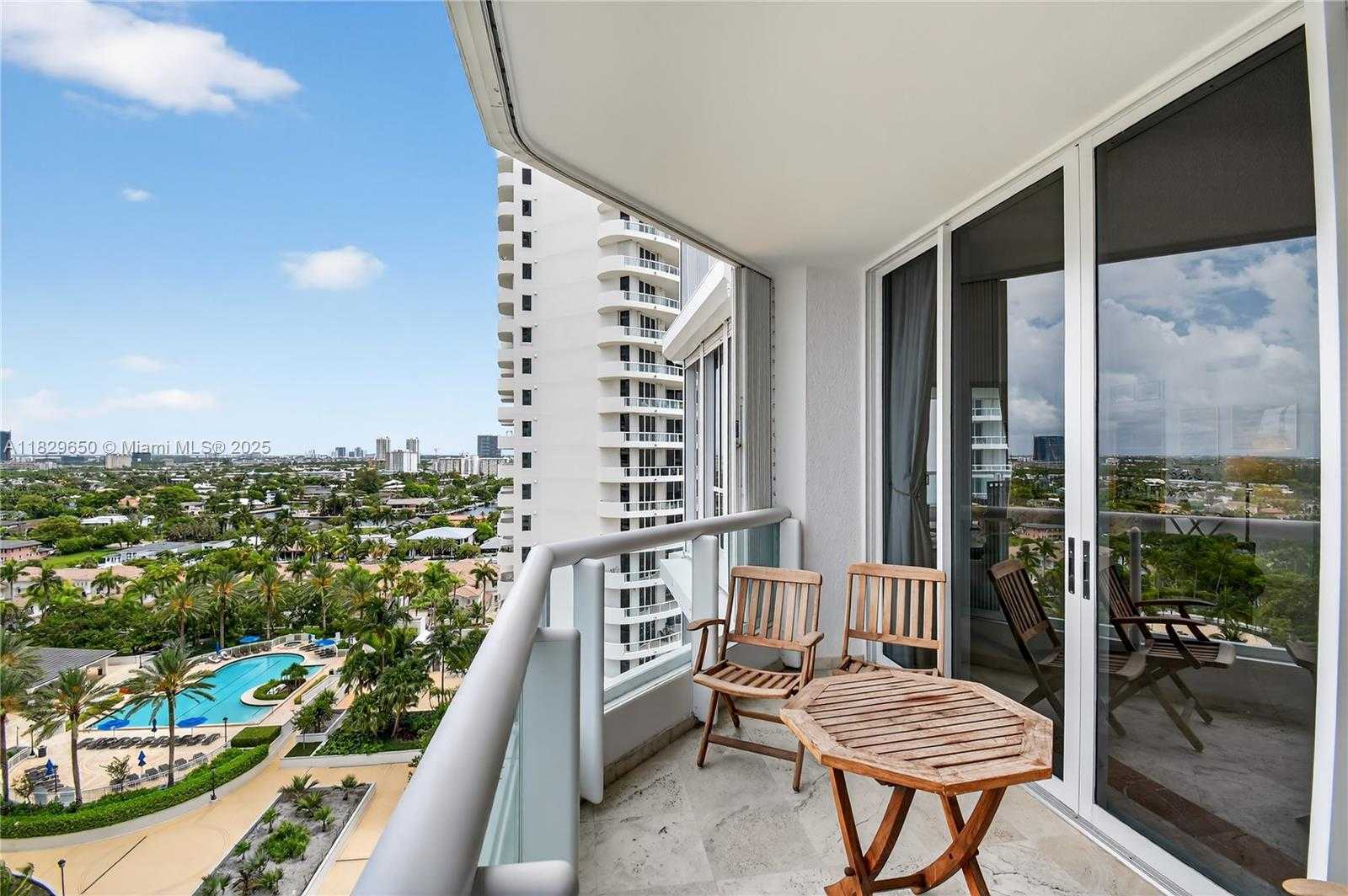 Small Image of 21150 POINT PL #1505, Aventura Number 34