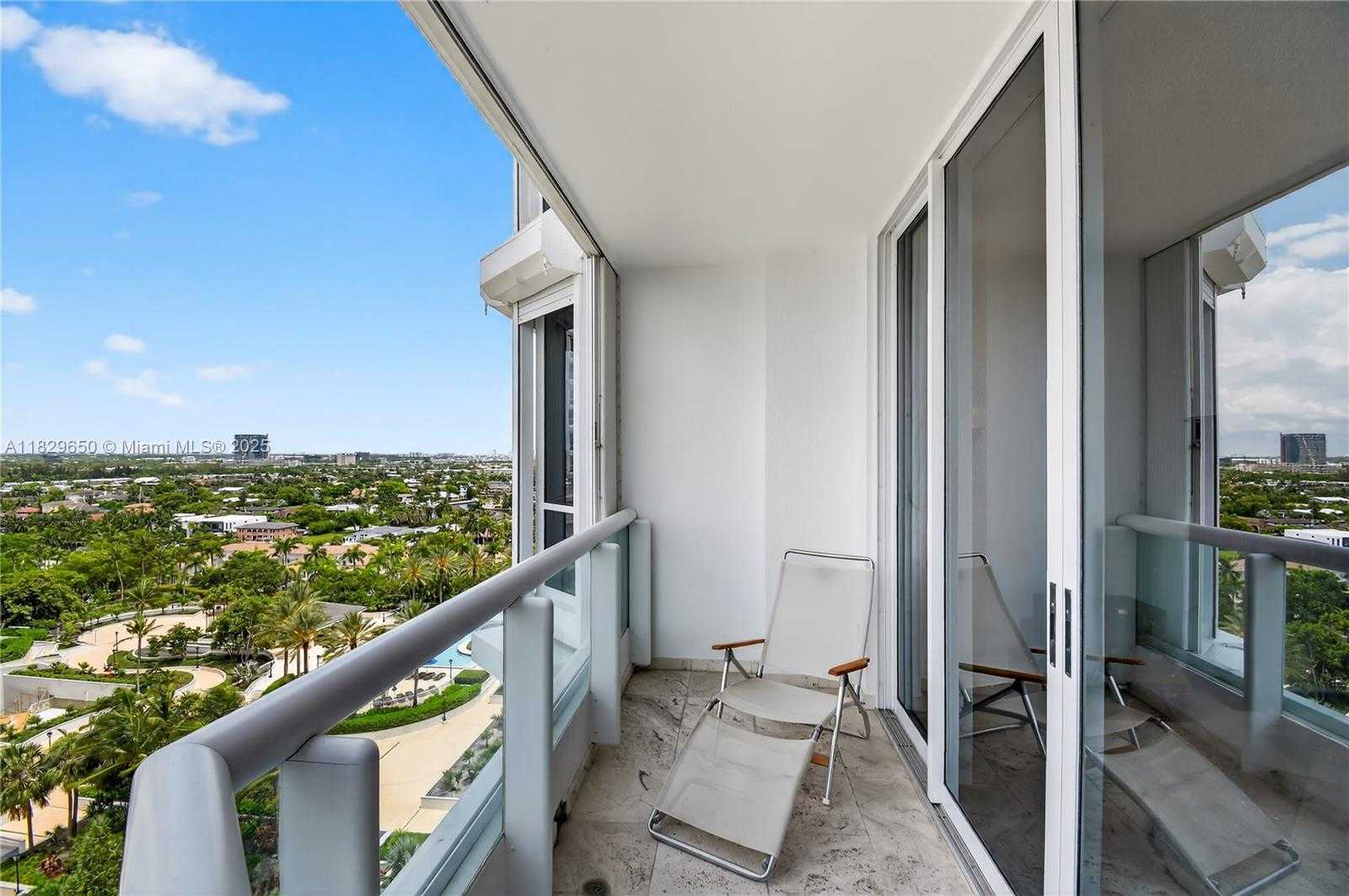 Small Image of 21150 POINT PL #1505, Aventura Number 36