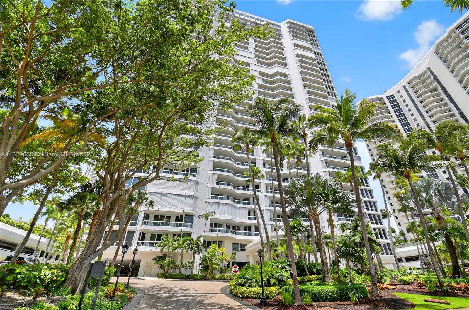 Small Image of 21150 POINT PL #1505, Aventura Number 41
