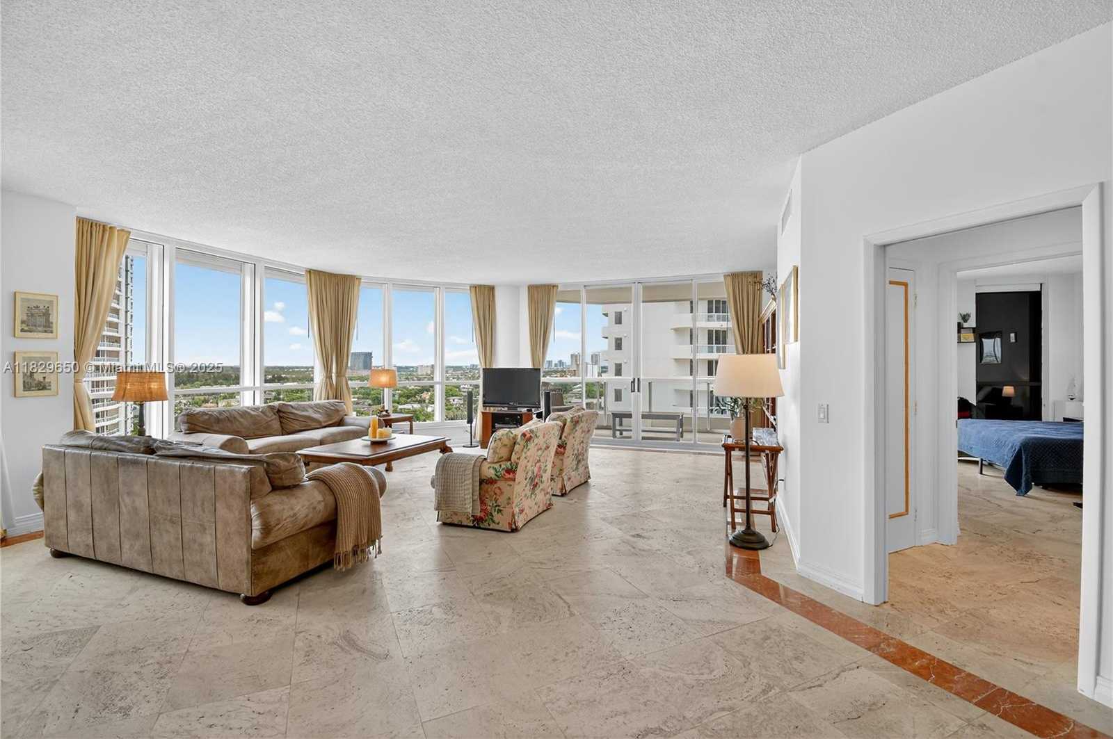 Small Image of 21150 POINT PL #1505, Aventura Number 6