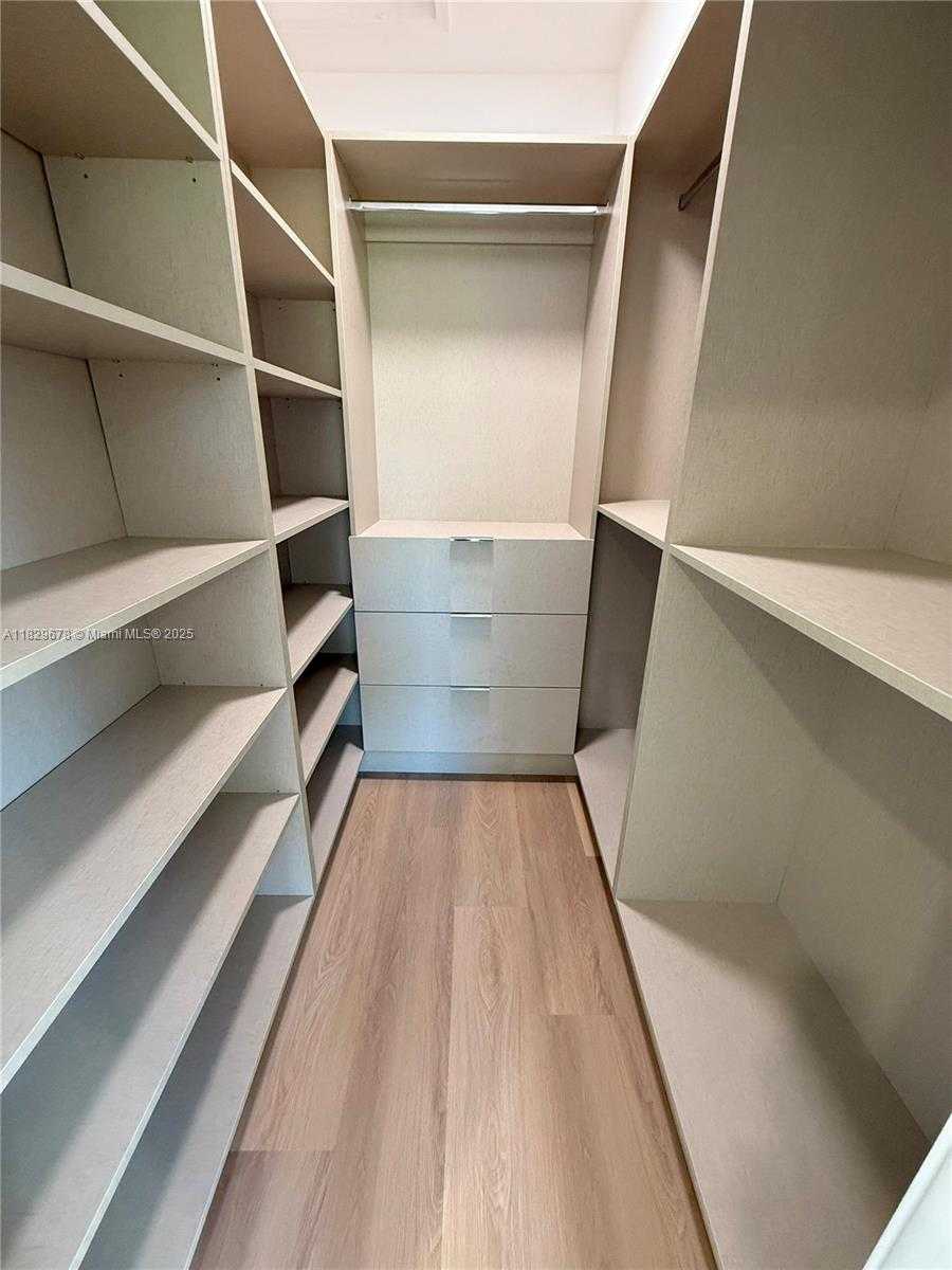 Small Image of 1155 98TH ST #4, Bay Harbor Islands Number 10