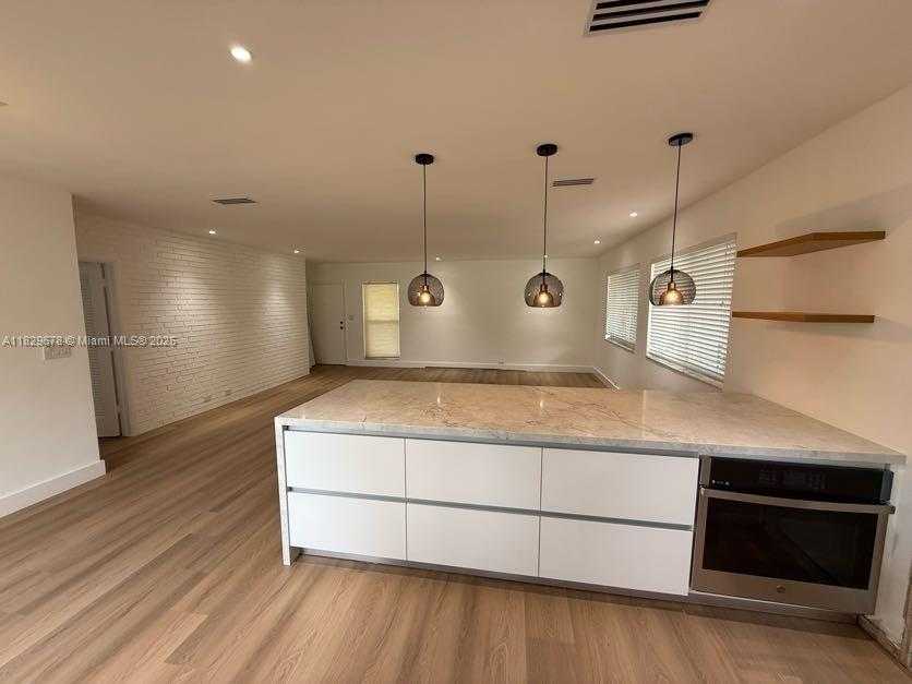Small Image of 1155 98TH ST #4, Bay Harbor Islands Number 4