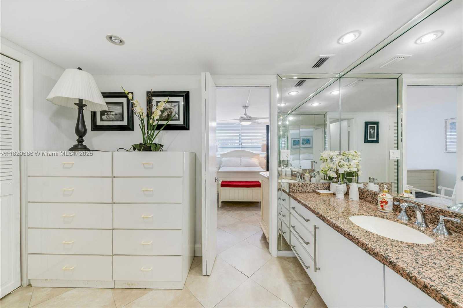 Small Image of 609 OCEAN DR #5H, Key Biscayne Number 17