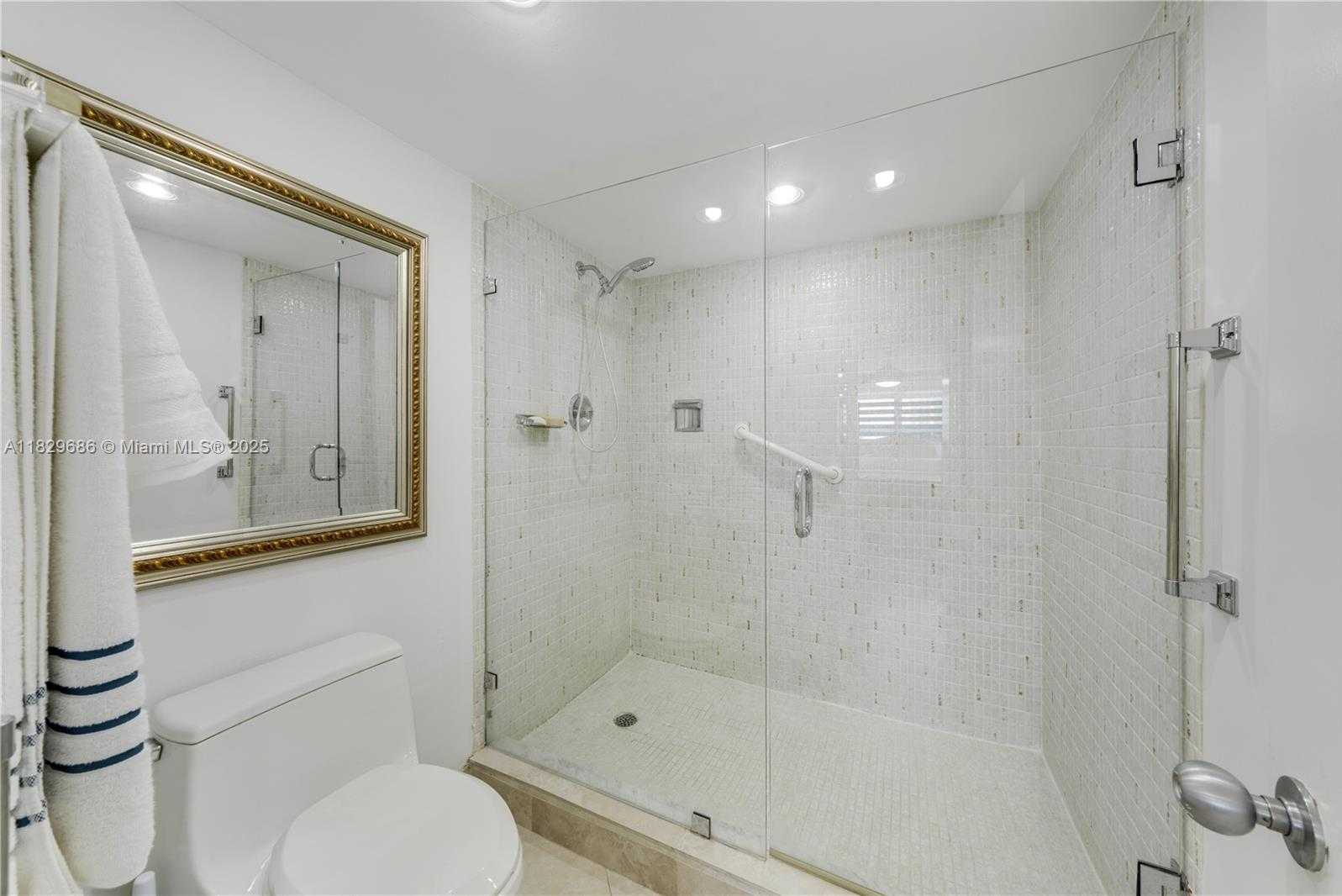Small Image of 609 OCEAN DR #5H, Key Biscayne Number 18