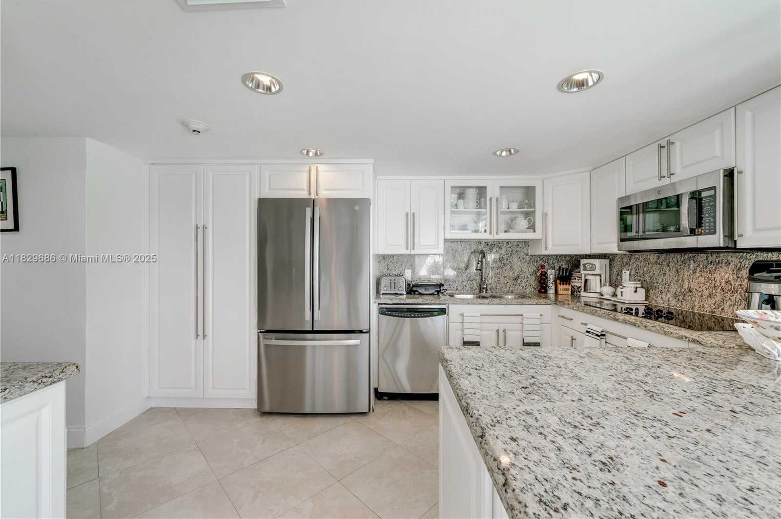 Small Image of 609 OCEAN DR #5H, Key Biscayne Number 20