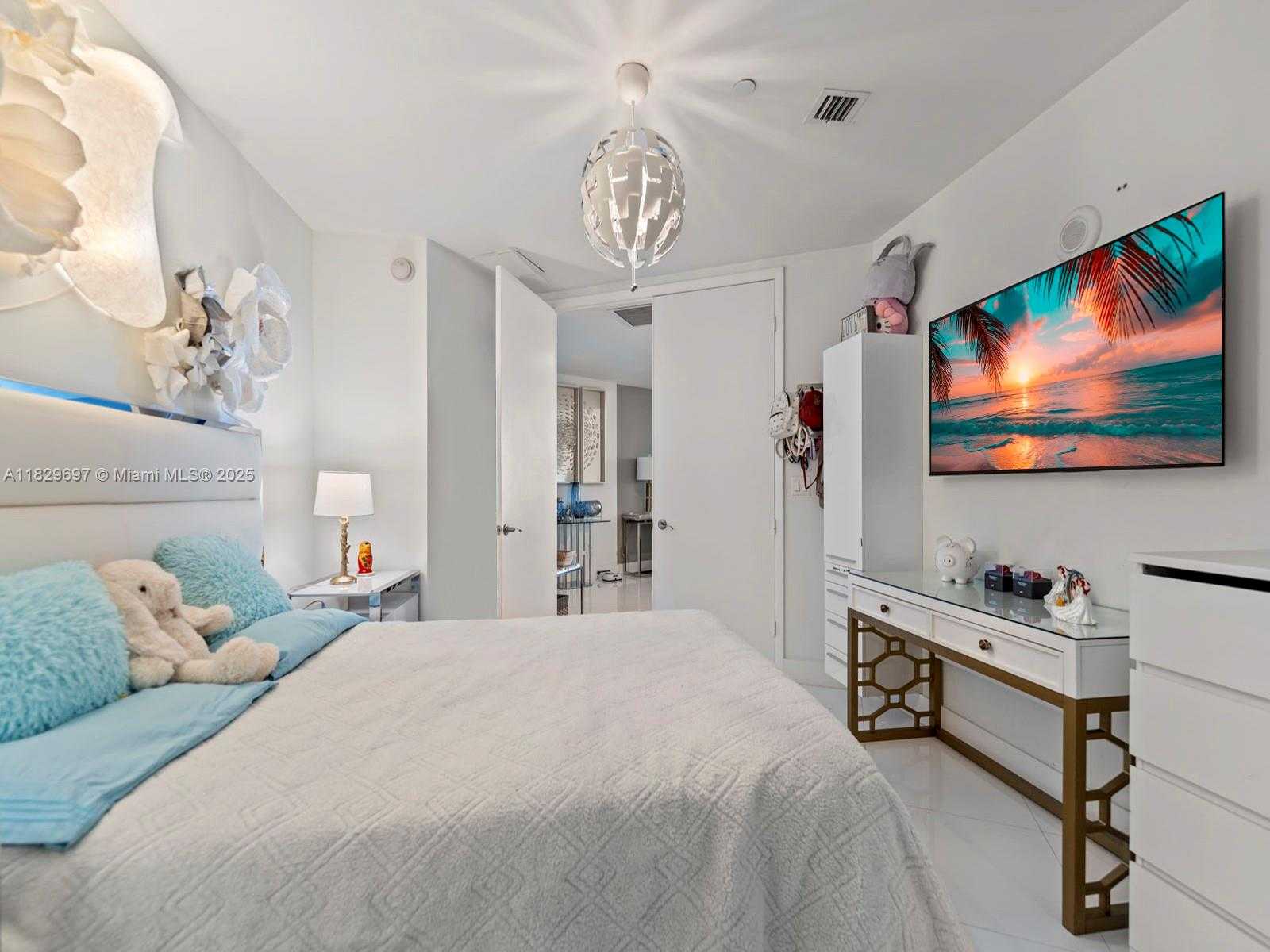 Small Image of 15901 COLLINS AVE #403, Sunny Isles Beach Number 29