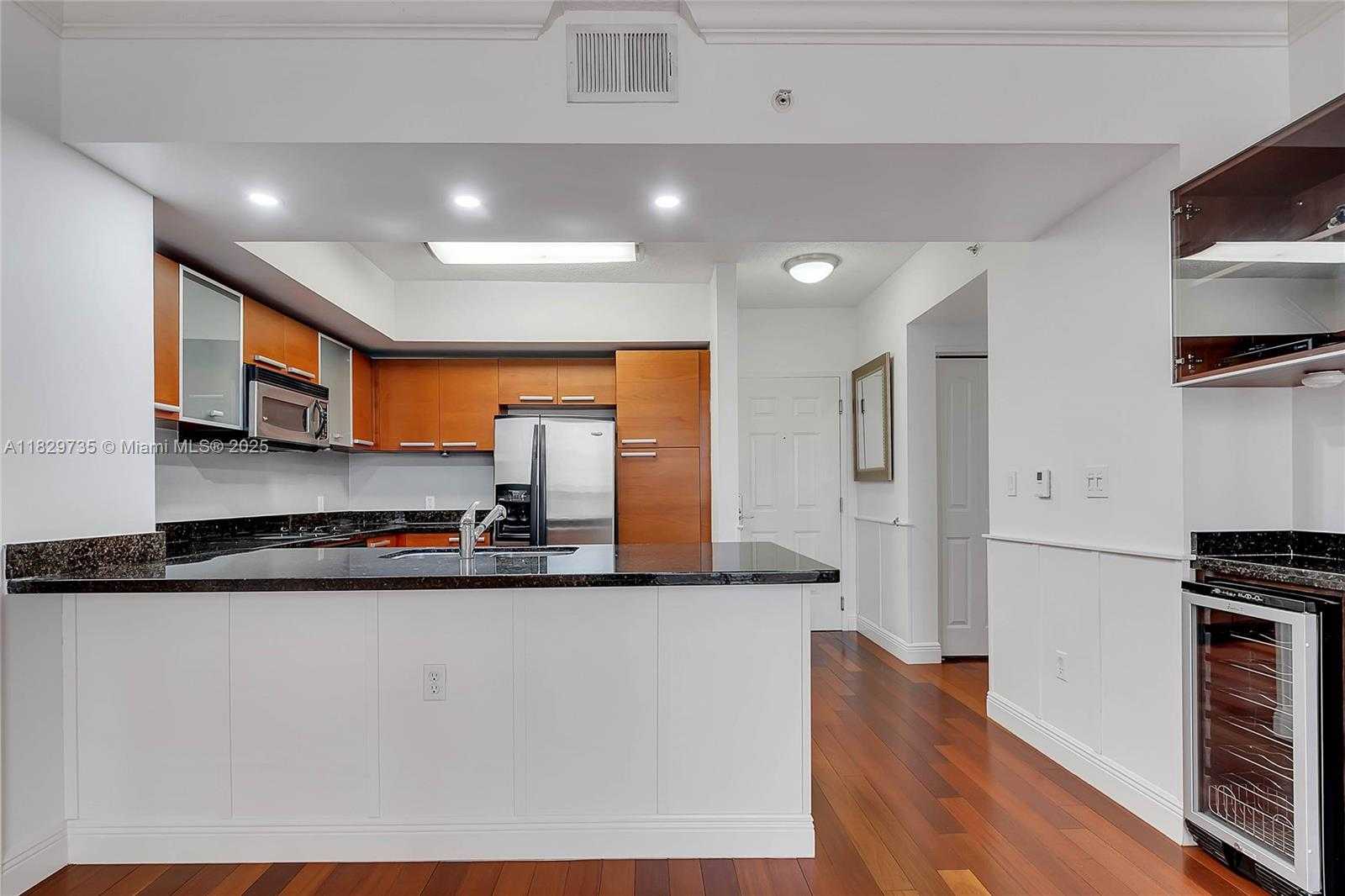 Small Image of 2030 SOUTH DOUGLAS RD #417, Coral Gables Number 3