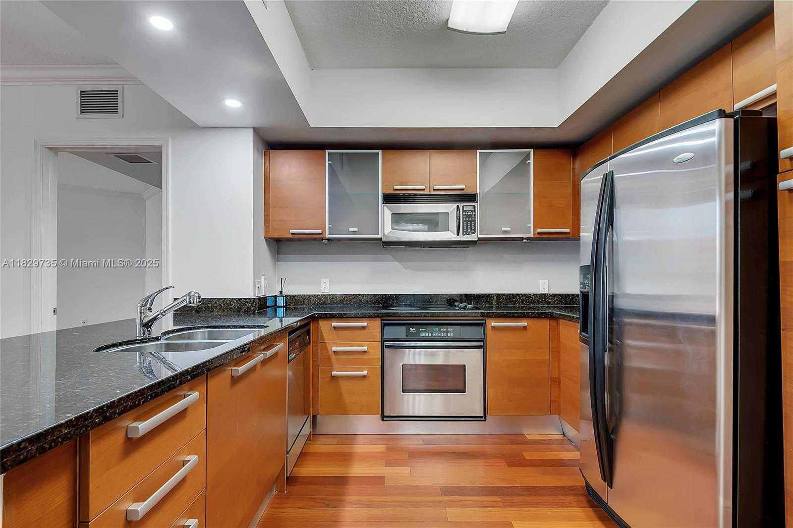 Small Image of 2030 SOUTH DOUGLAS RD #417, Coral Gables Number 5