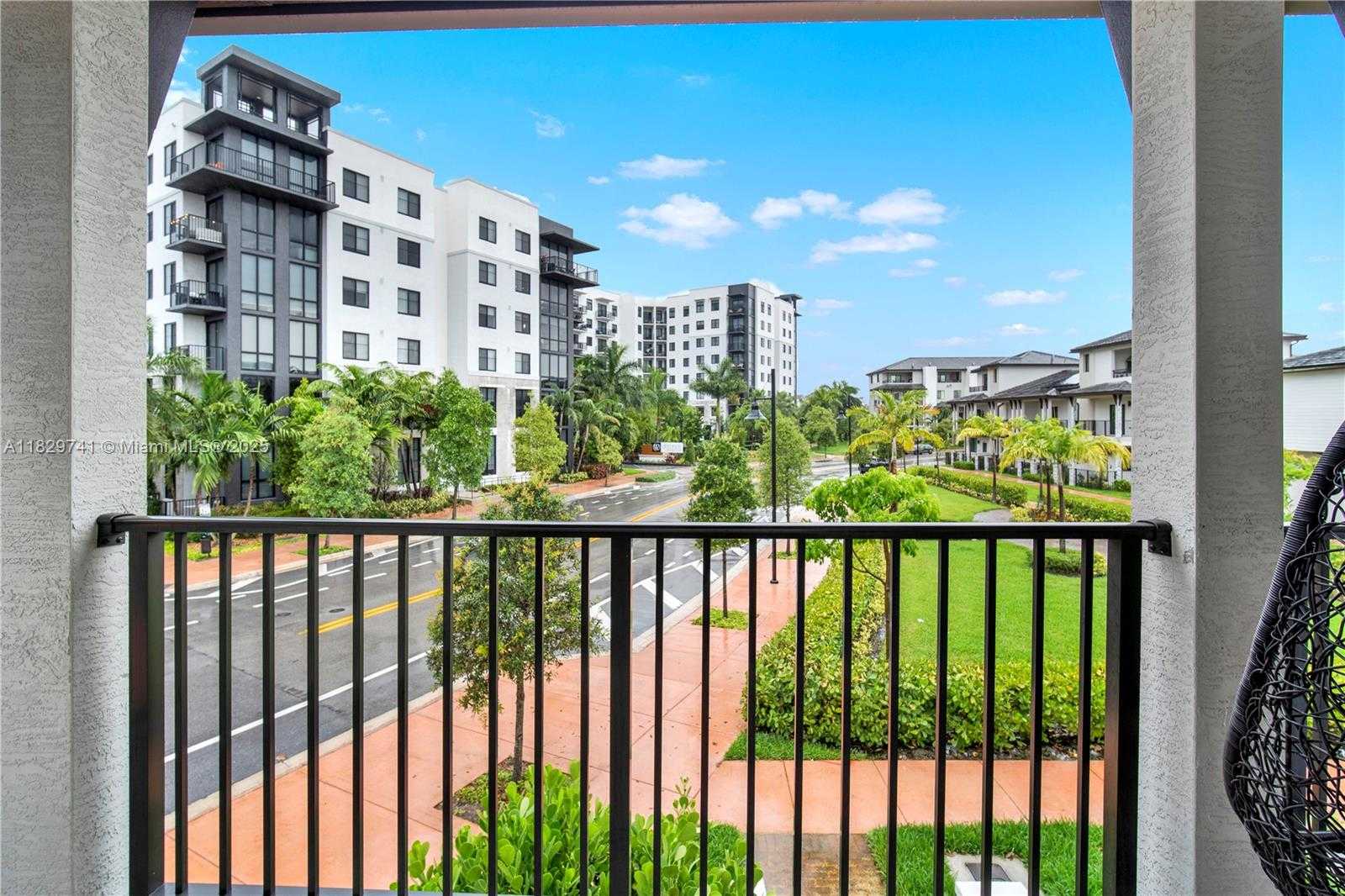 Small Image of 4413 NORTH WEST 83RD PATH, Doral Number 16