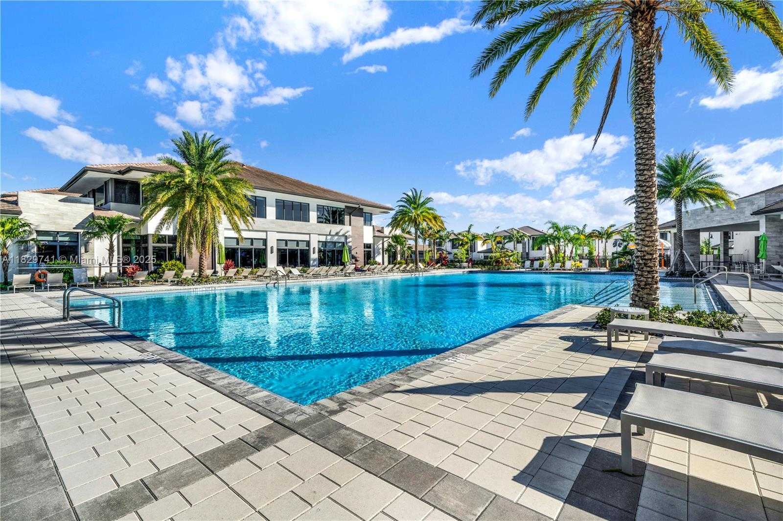 Small Image of 4413 NORTH WEST 83RD PATH, Doral Number 33