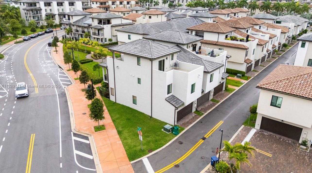 Small Image of 4413 NORTH WEST 83RD PATH, Doral Number 5
