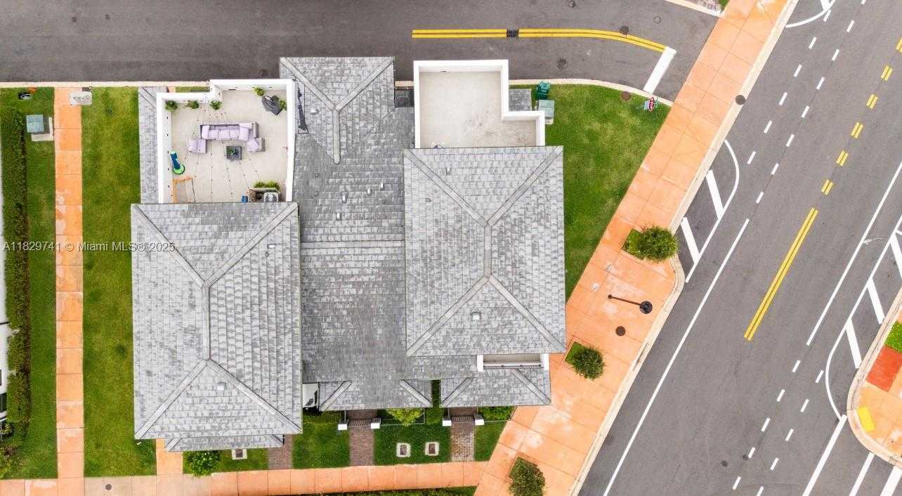 Small Image of 4413 NORTH WEST 83RD PATH, Doral Number 6