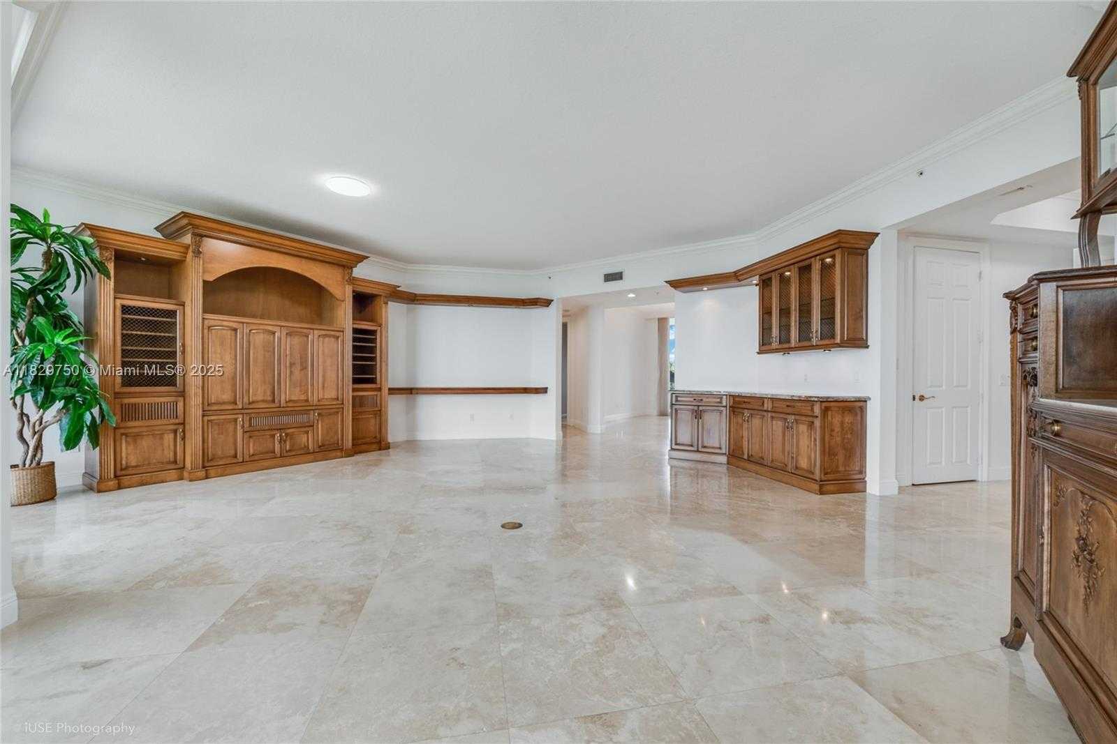 Small Image of 13621 DEERING BAY DR #502, Coral Gables Number 14