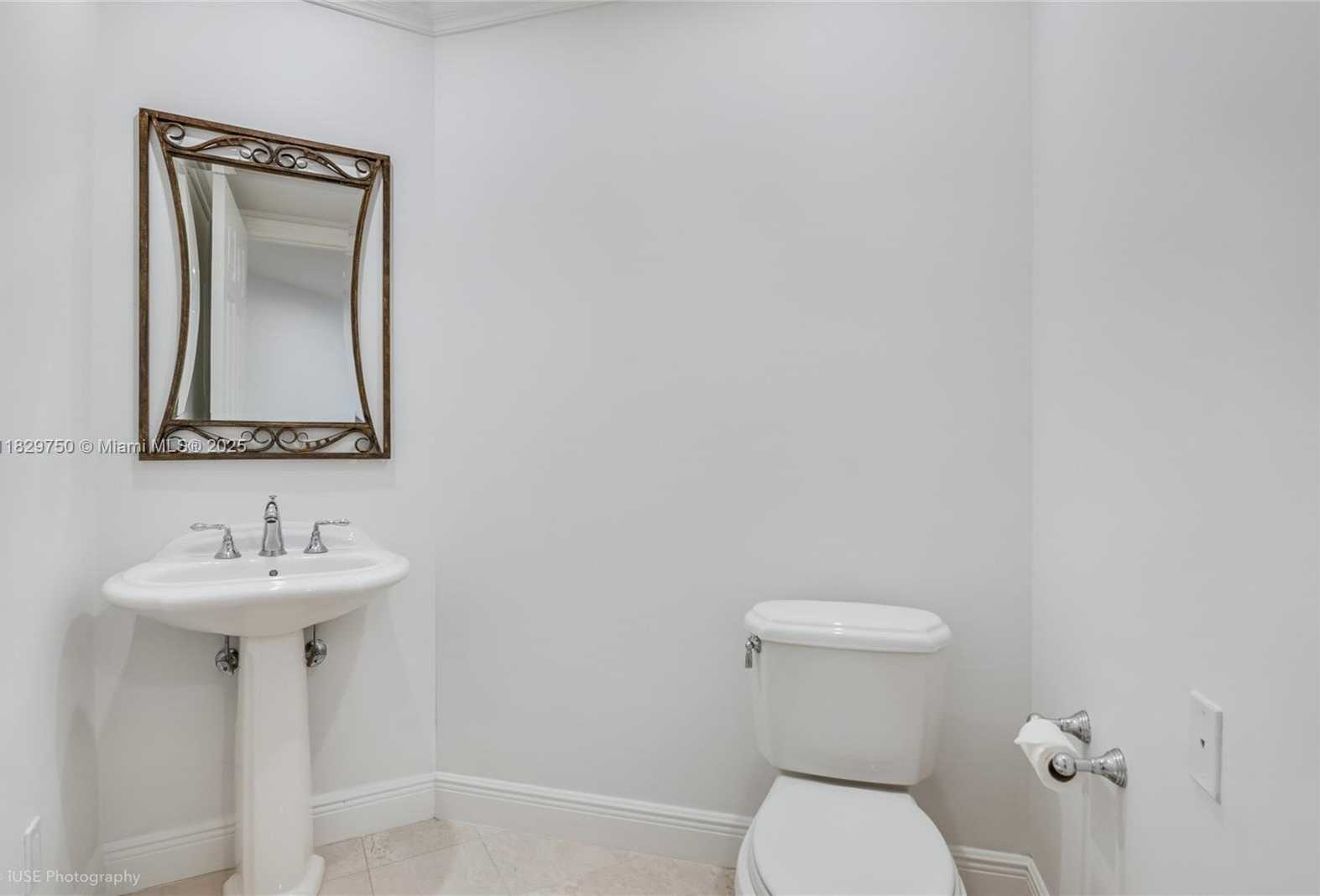 Small Image of 13621 DEERING BAY DR #502, Coral Gables Number 17