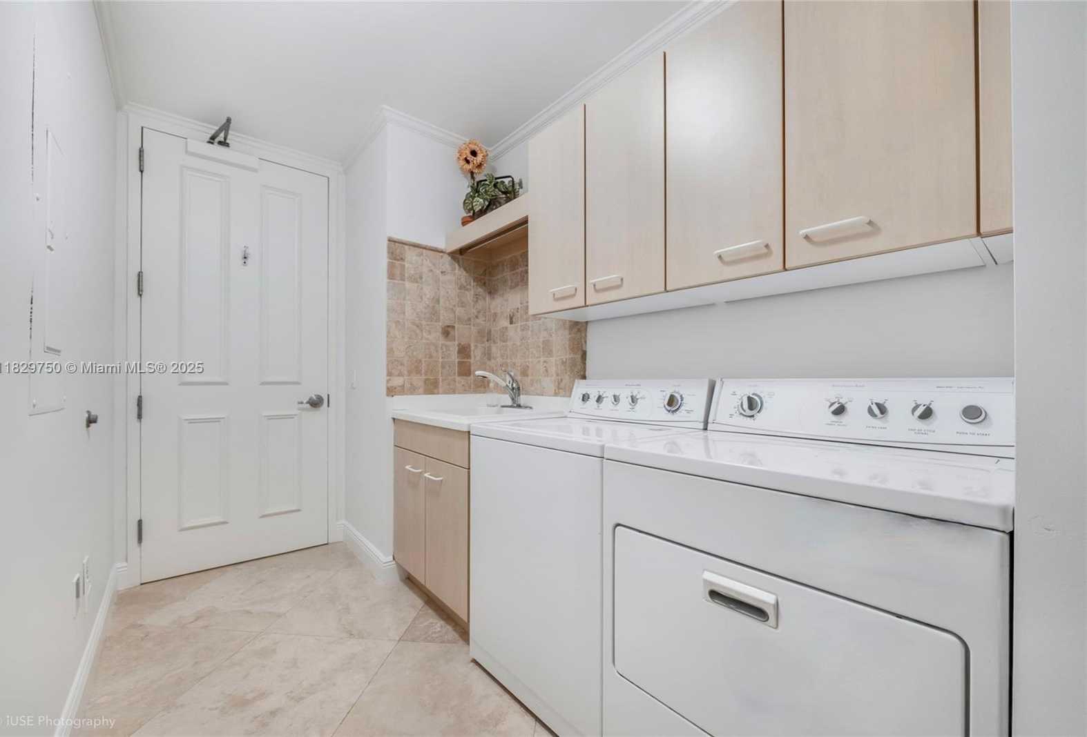 Small Image of 13621 DEERING BAY DR #502, Coral Gables Number 27
