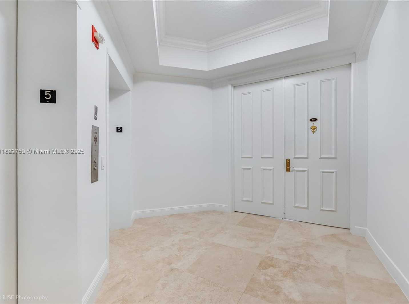 Small Image of 13621 DEERING BAY DR #502, Coral Gables Number 4