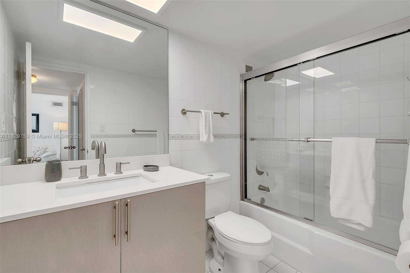 Small Image of 5151 COLLINS AVE #729, Miami Beach Number 12