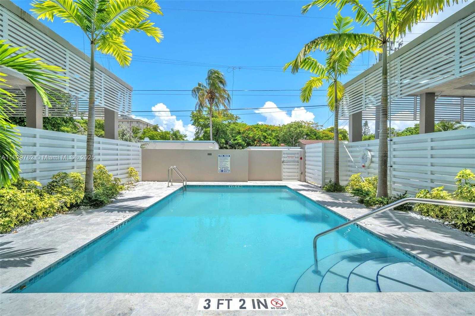 Small Image of 1850 MONROE #406, Hollywood Number 17