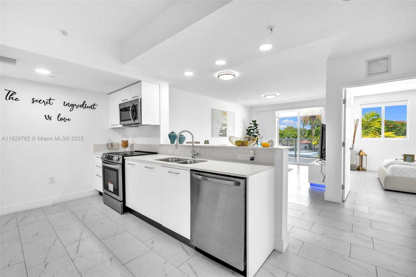 Small Image of 1850 MONROE #406, Hollywood Number 36