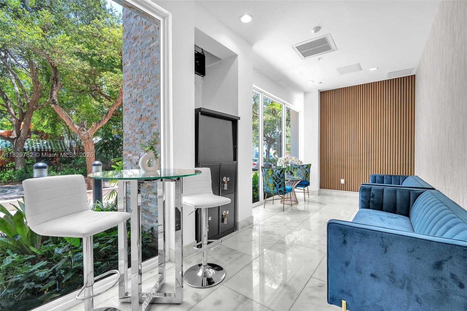 Small Image of 1850 MONROE #406, Hollywood Number 8