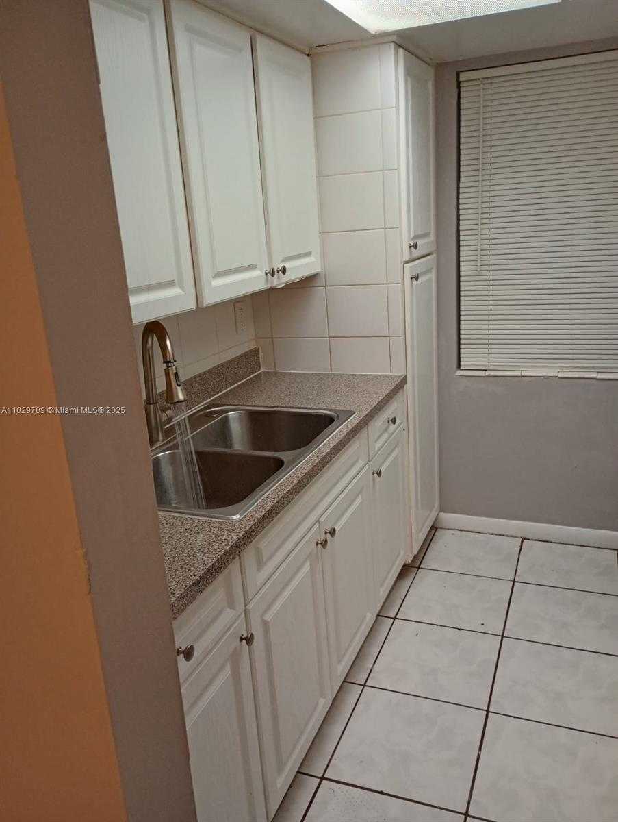 Small Image of 1201 SOUTH WEST 50TH AVE #211-4, North Lauderdale Number 2