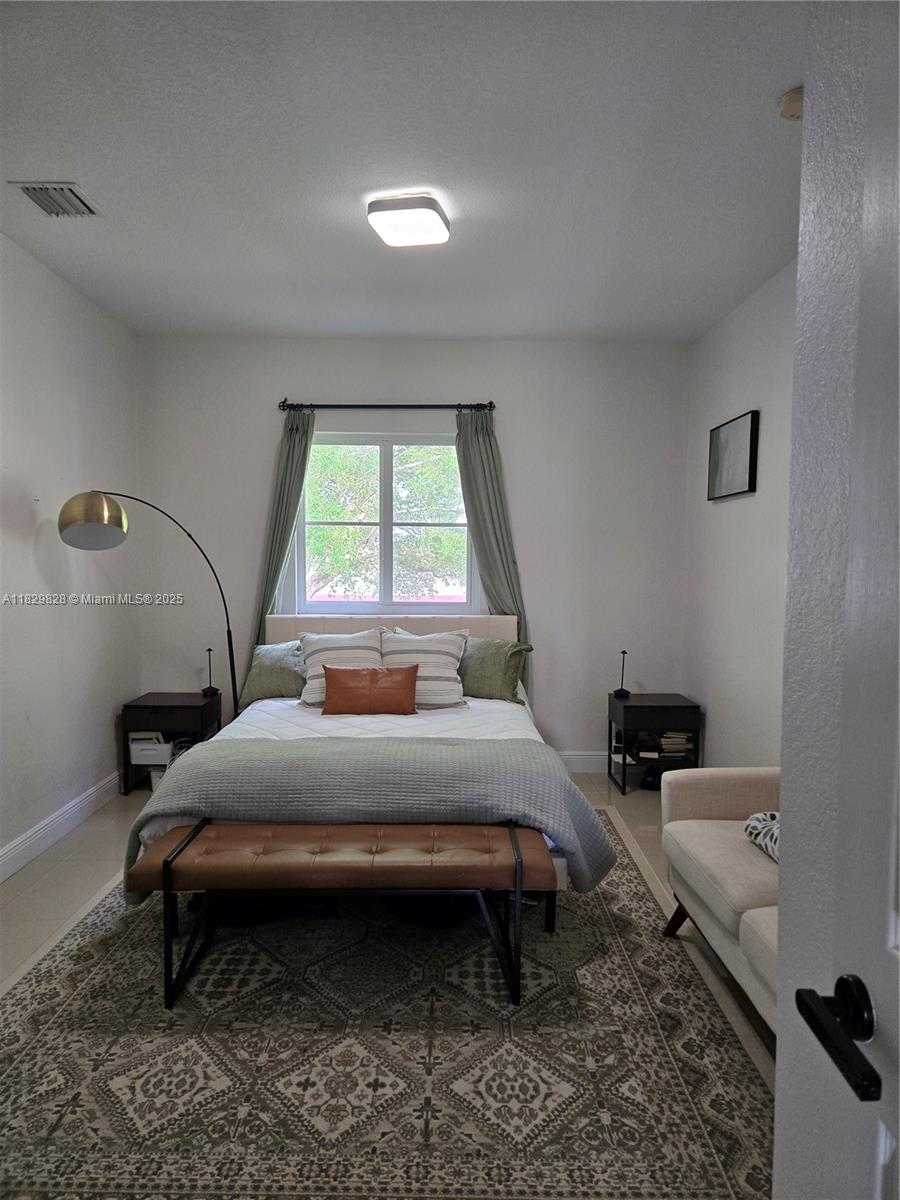Small Image of 8216 WEST SANTA MONICA AVE, Tamarac Number 11