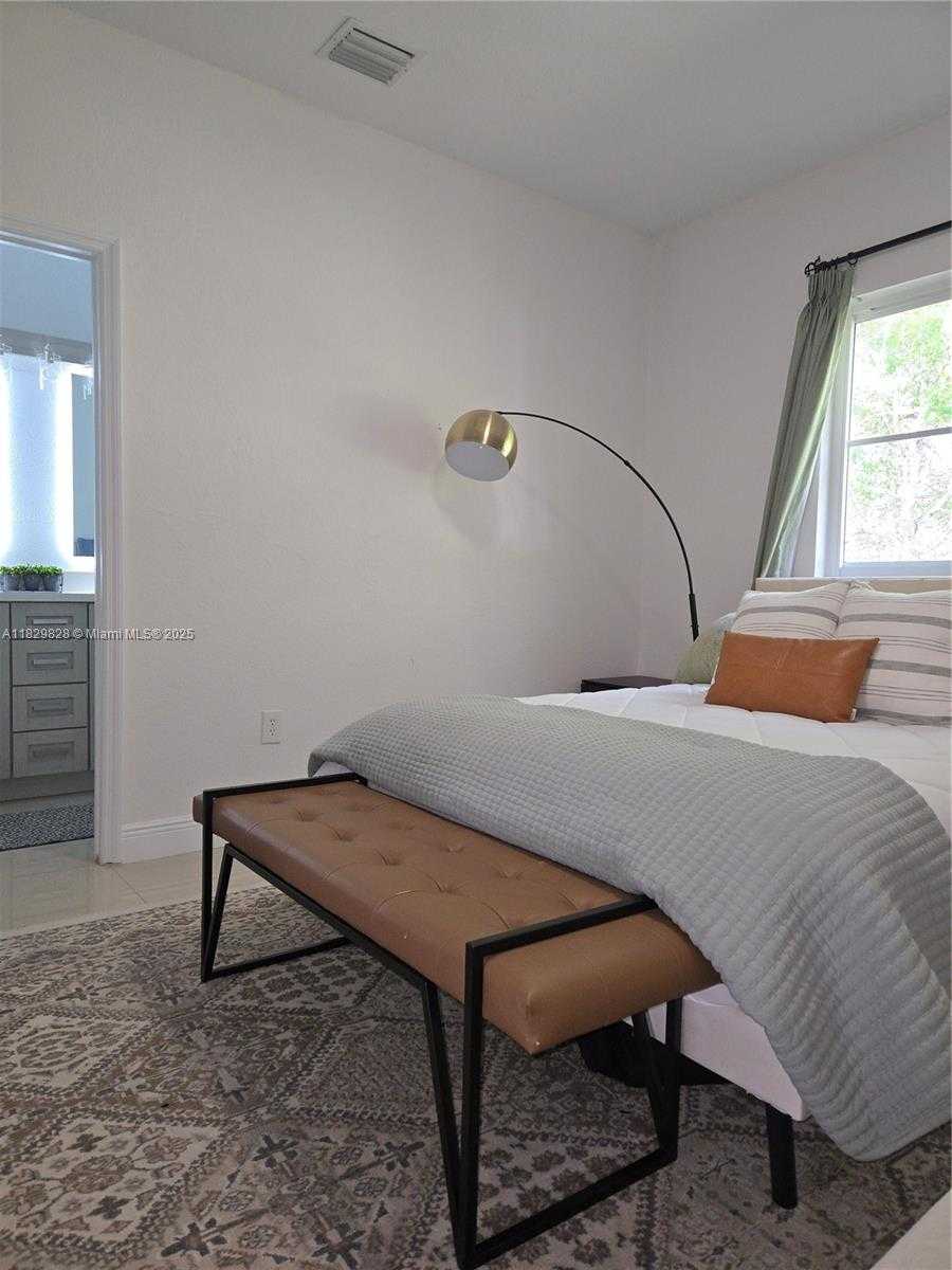 Small Image of 8216 WEST SANTA MONICA AVE, Tamarac Number 14