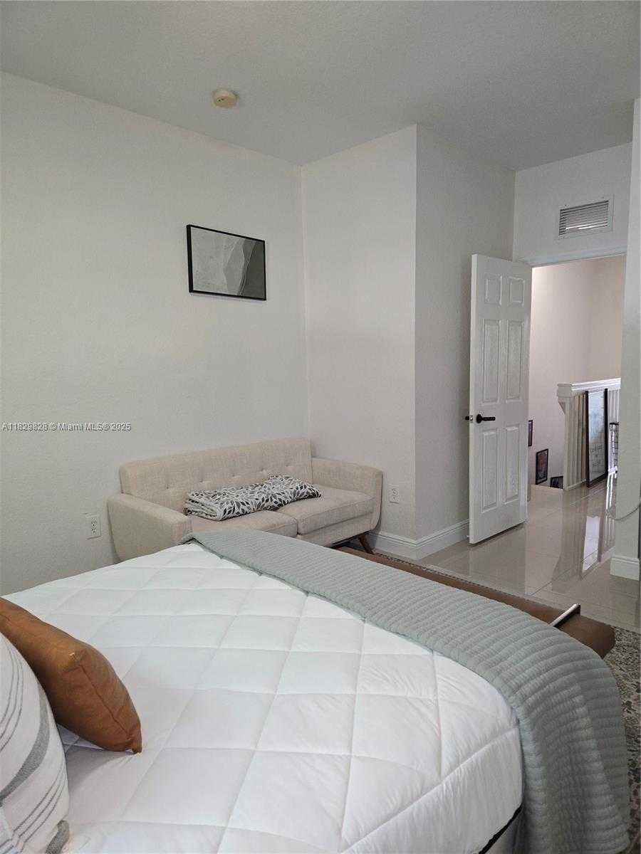 Small Image of 8216 WEST SANTA MONICA AVE, Tamarac Number 15
