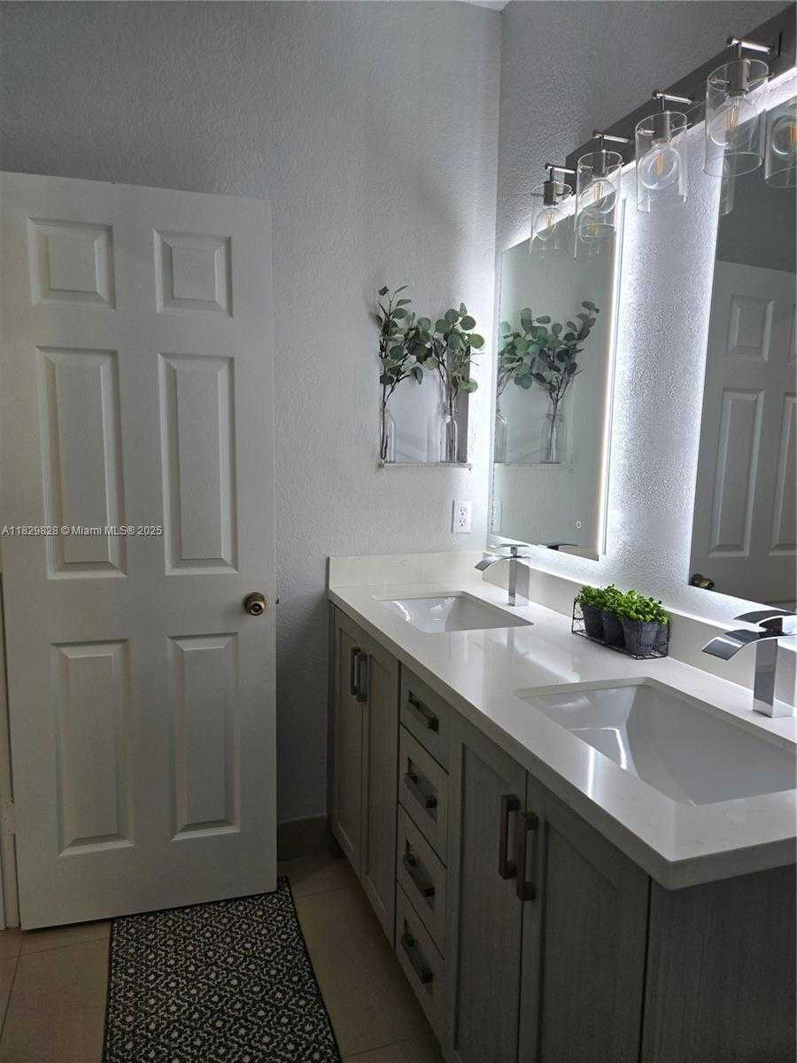 Small Image of 8216 WEST SANTA MONICA AVE, Tamarac Number 16