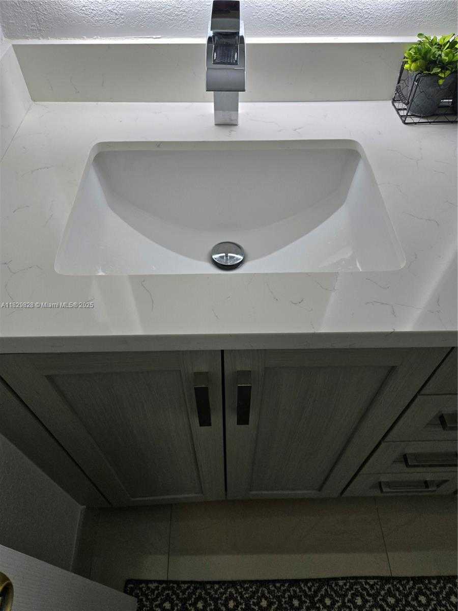 Small Image of 8216 WEST SANTA MONICA AVE, Tamarac Number 18