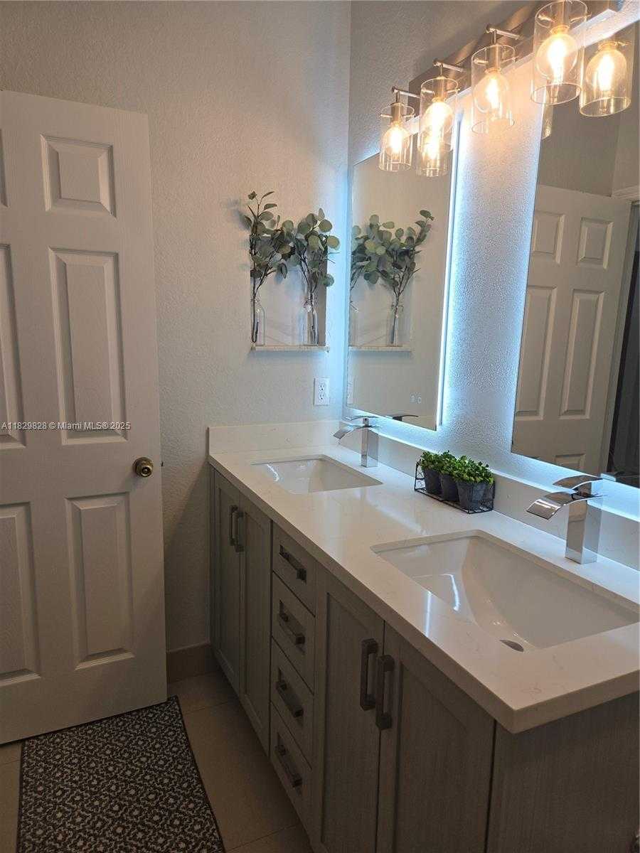 Small Image of 8216 WEST SANTA MONICA AVE, Tamarac Number 19
