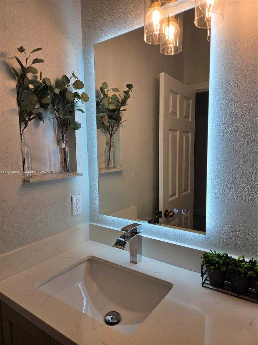 Small Image of 8216 WEST SANTA MONICA AVE, Tamarac Number 20