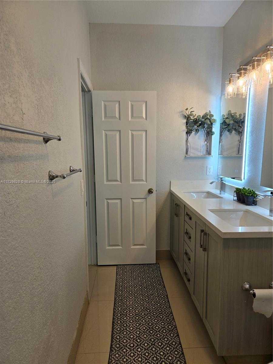 Small Image of 8216 WEST SANTA MONICA AVE, Tamarac Number 21