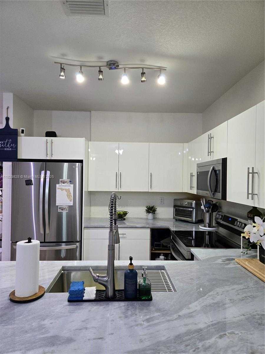 Small Image of 8216 WEST SANTA MONICA AVE, Tamarac Number 4