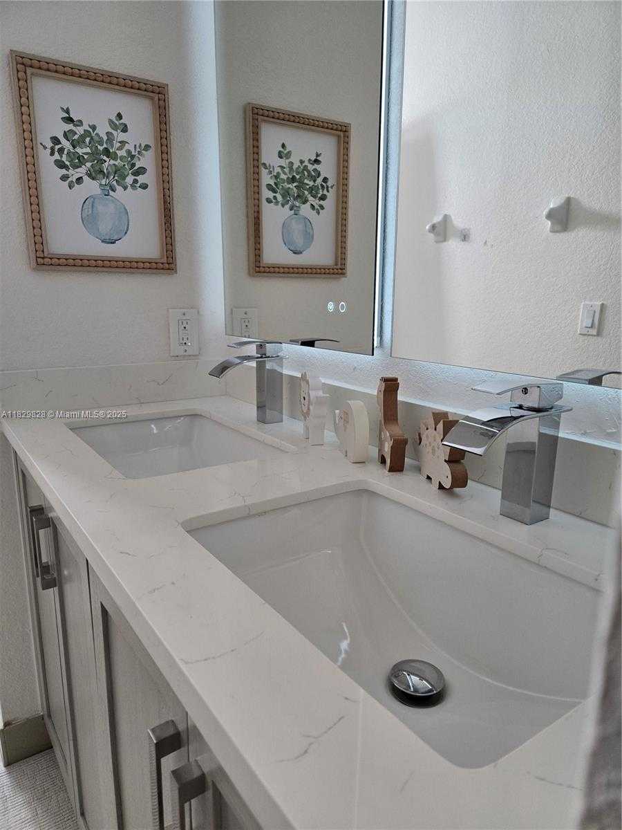 Small Image of 8216 WEST SANTA MONICA AVE, Tamarac Number 43
