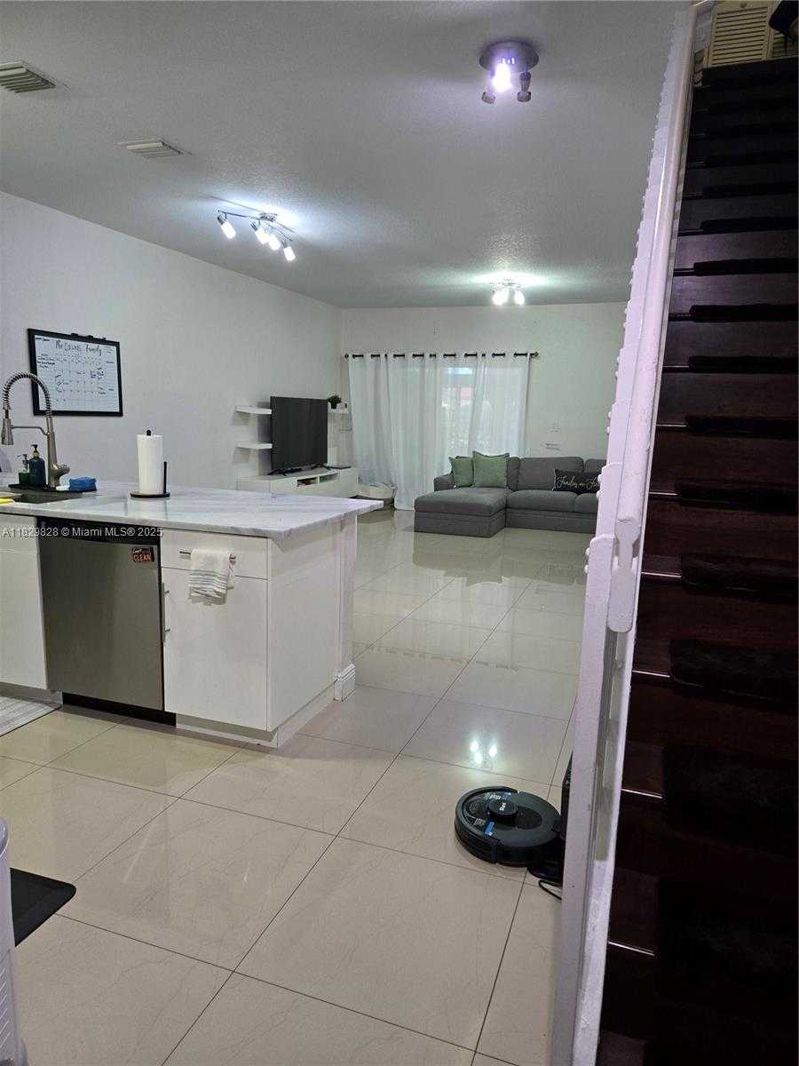 Small Image of 8216 WEST SANTA MONICA AVE, Tamarac Number 6
