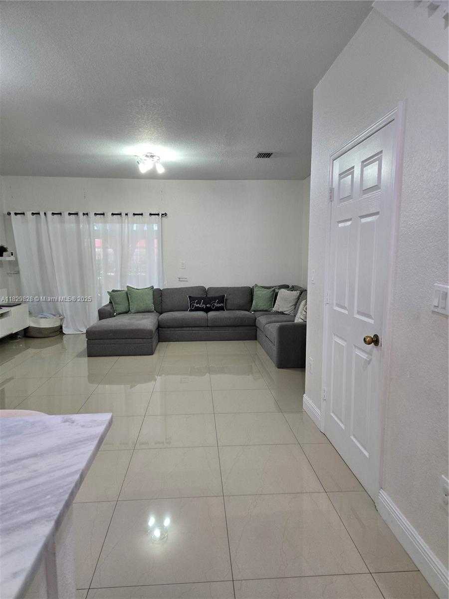 Small Image of 8216 WEST SANTA MONICA AVE, Tamarac Number 7