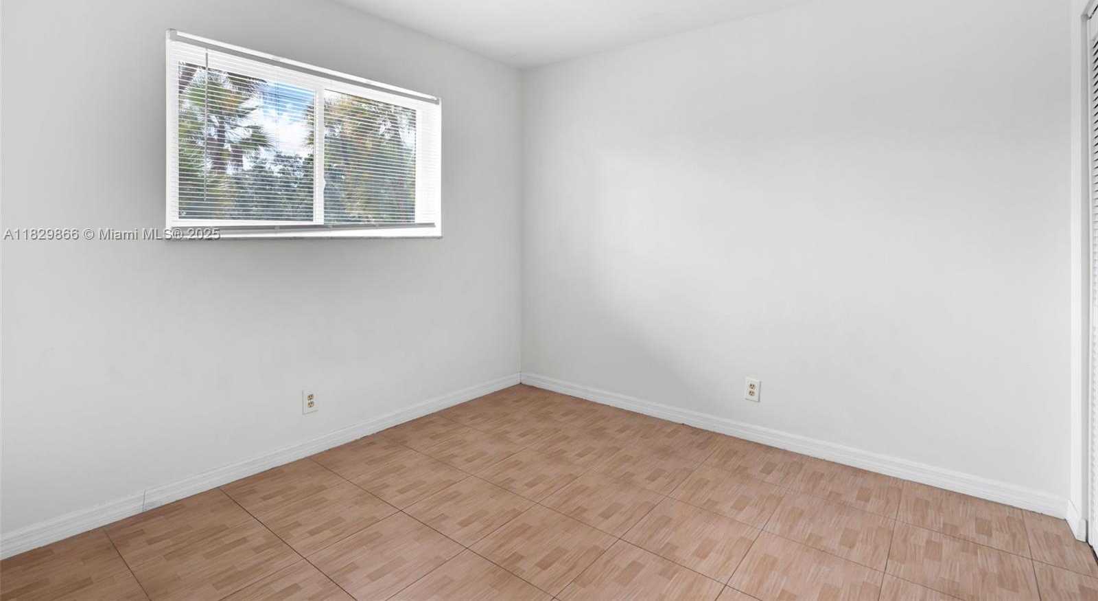 Small Image of 2106 SOUTH CYPRESS BEND DR #203, Pompano Beach Number 10