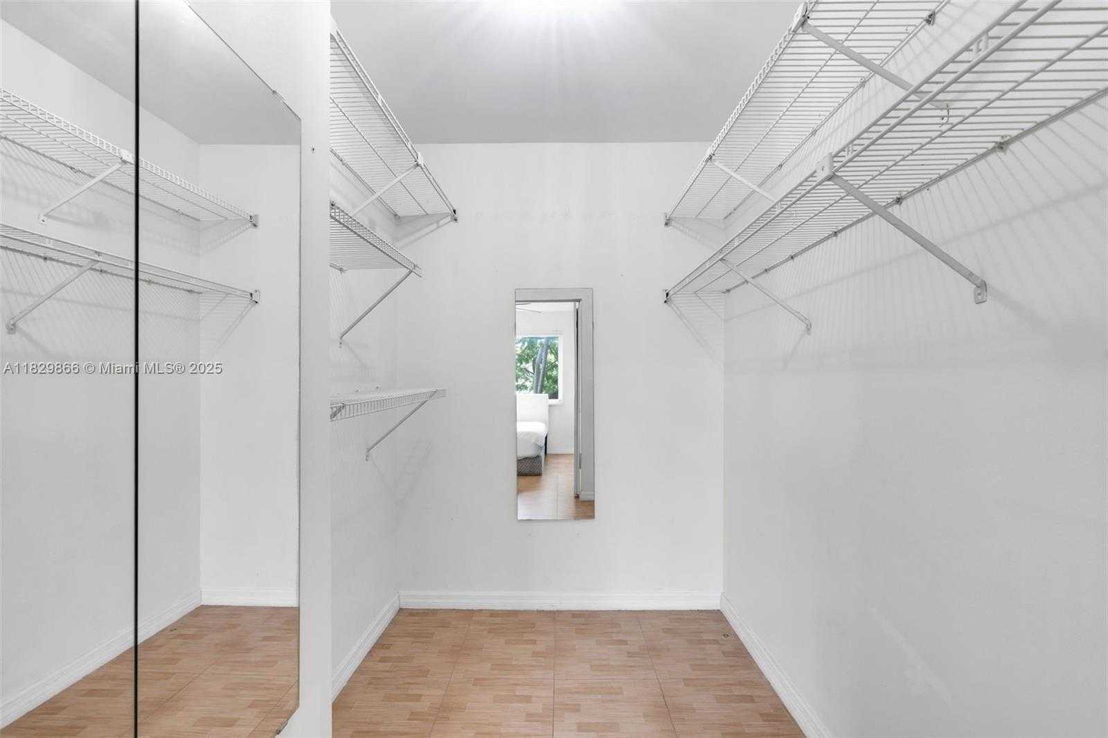 Small Image of 2106 SOUTH CYPRESS BEND DR #203, Pompano Beach Number 11