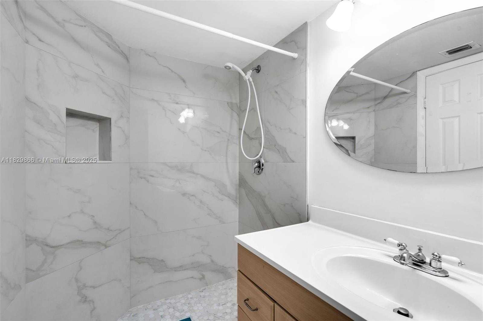 Small Image of 2106 SOUTH CYPRESS BEND DR #203, Pompano Beach Number 12