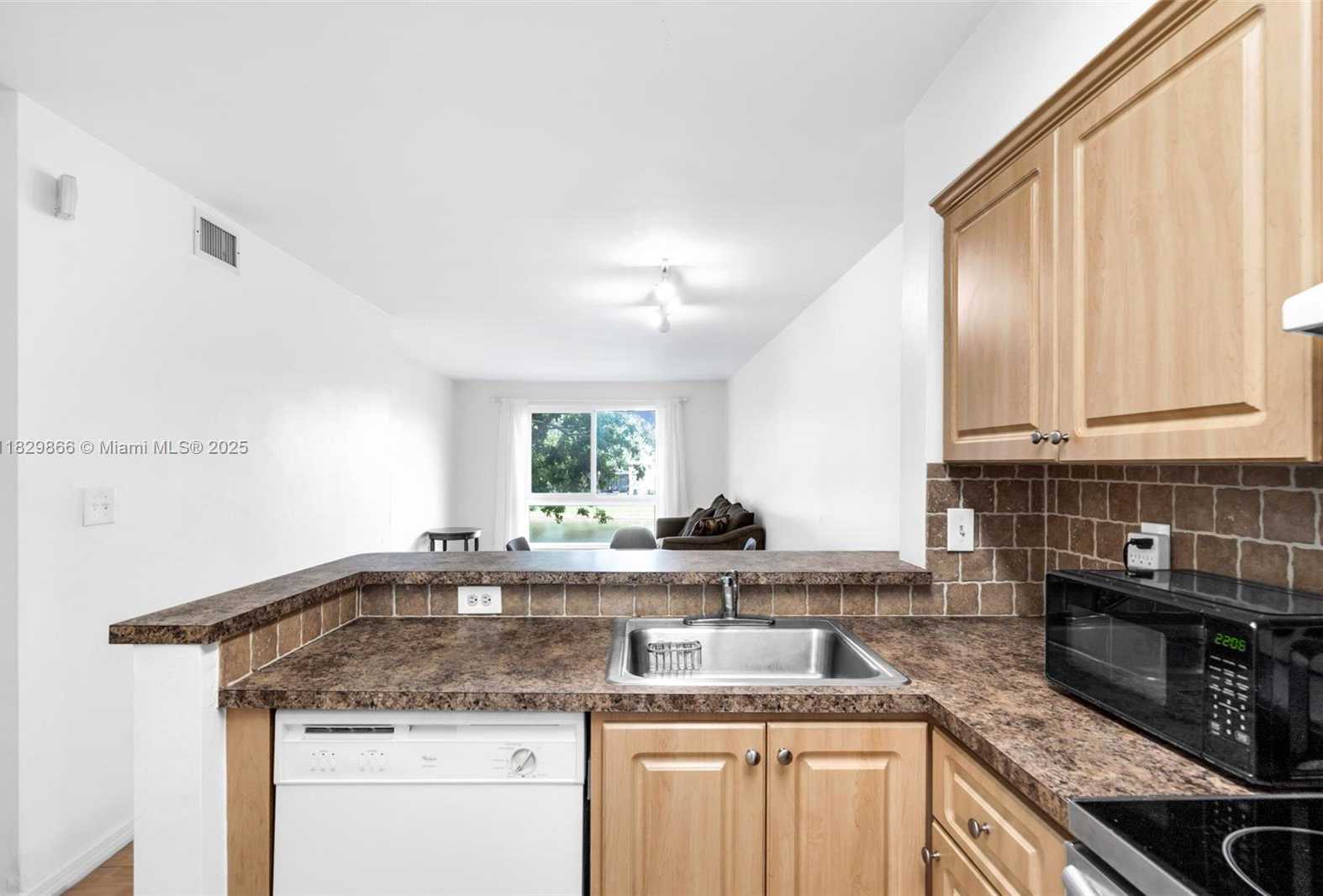 Small Image of 2106 SOUTH CYPRESS BEND DR #203, Pompano Beach Number 15
