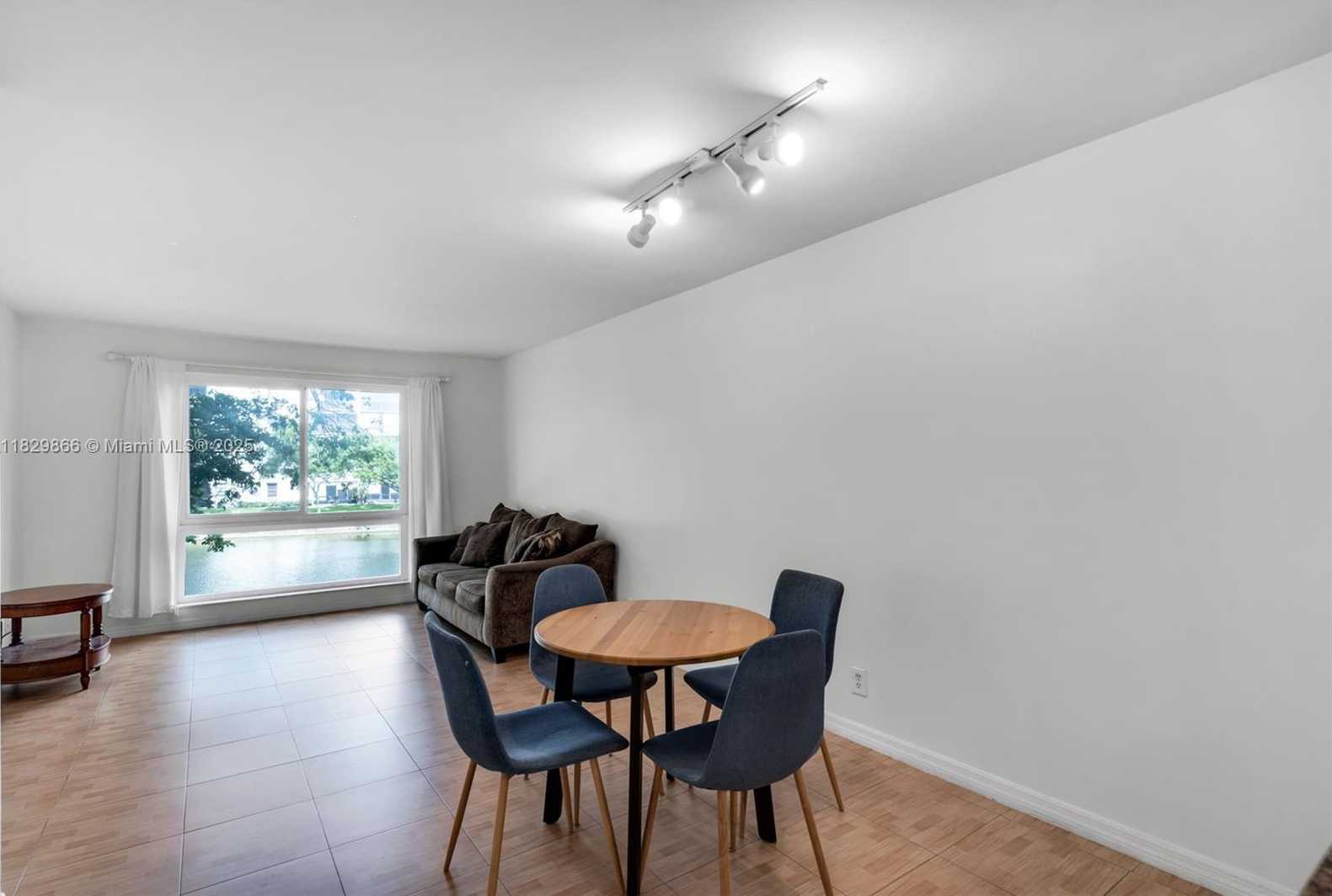 Small Image of 2106 SOUTH CYPRESS BEND DR #203, Pompano Beach Number 20