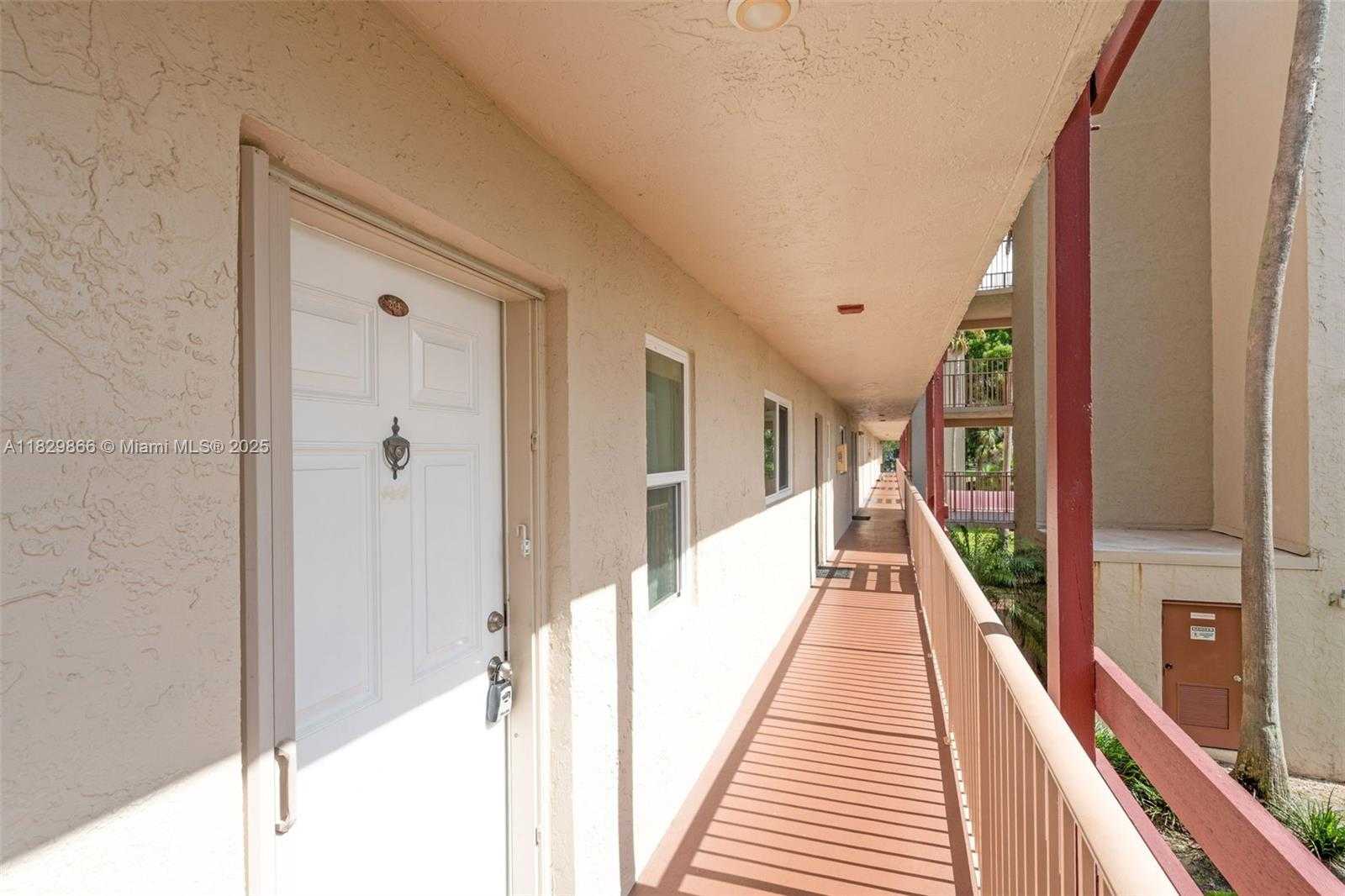 Small Image of 2106 SOUTH CYPRESS BEND DR #203, Pompano Beach Number 22