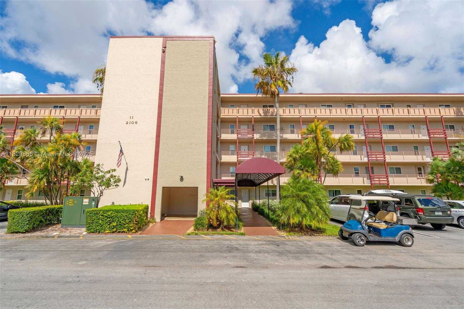 Small Image of 2106 SOUTH CYPRESS BEND DR #203, Pompano Beach Number 23