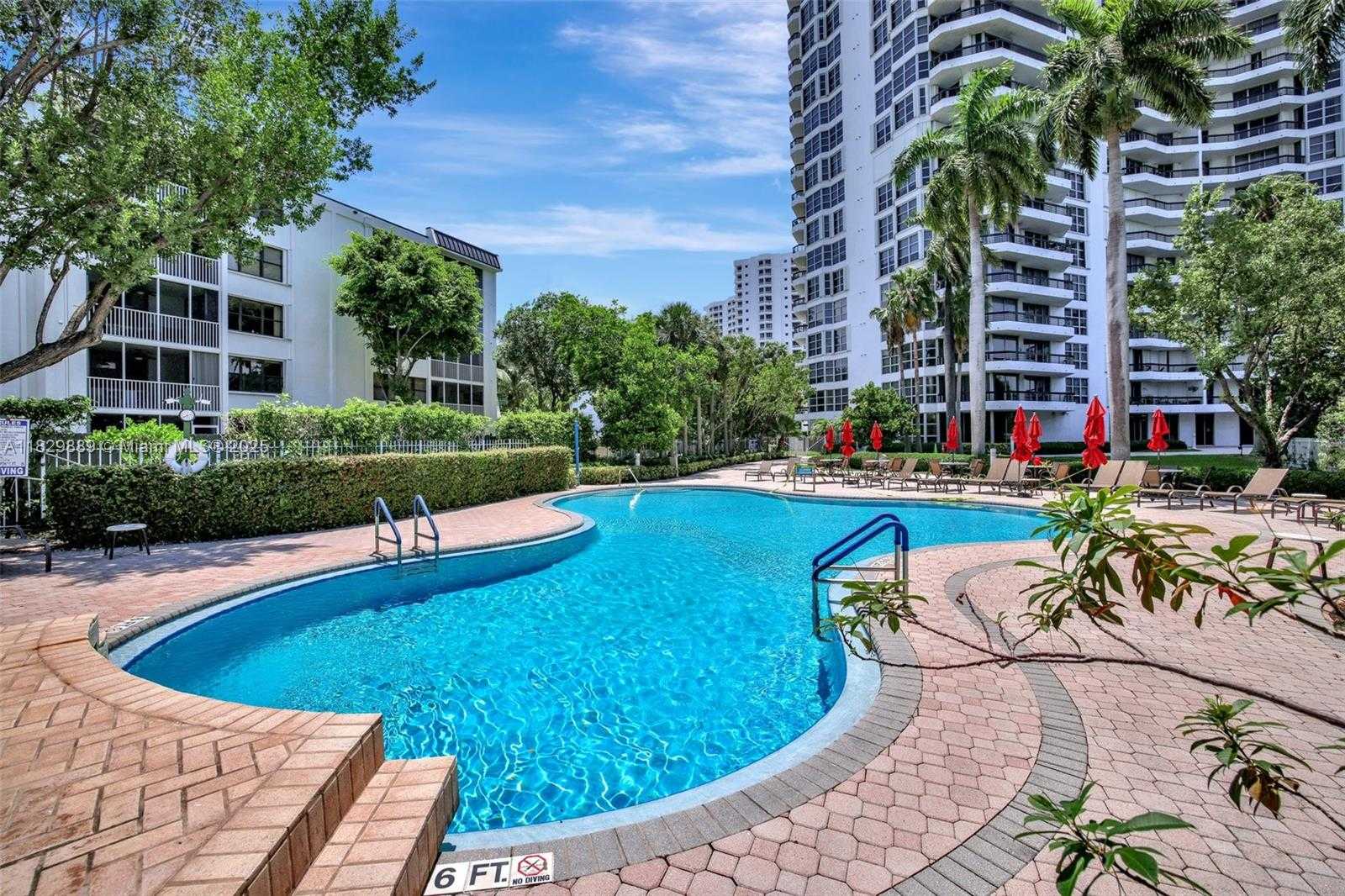 Small Image of 3400 NORTH EAST 192ND ST #1606, Aventura Number 4