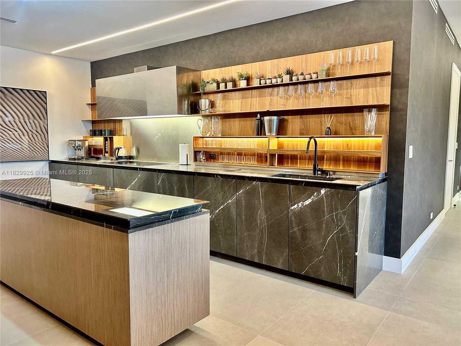Small Image of 2301 COLLINS AVE #1634/1635, Miami Beach Number 18