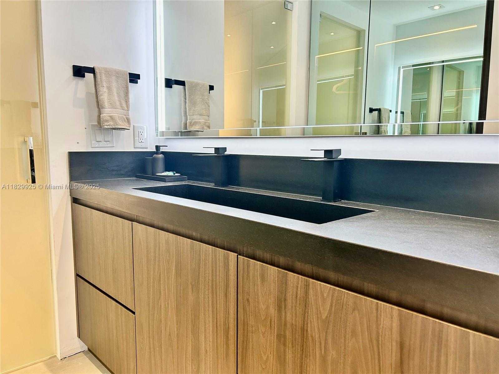 Small Image of 2301 COLLINS AVE #1634/1635, Miami Beach Number 39