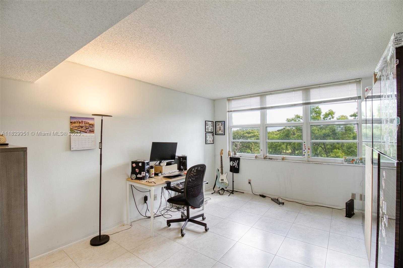 Small Image of 4015 WEST PALM AIRE DR #506, Pompano Beach Number 22